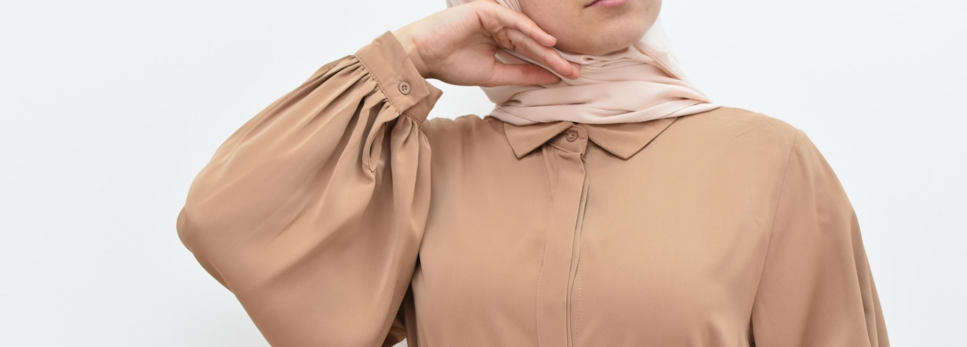 Le Voile Légiféré : Allier Élégance et Conformité