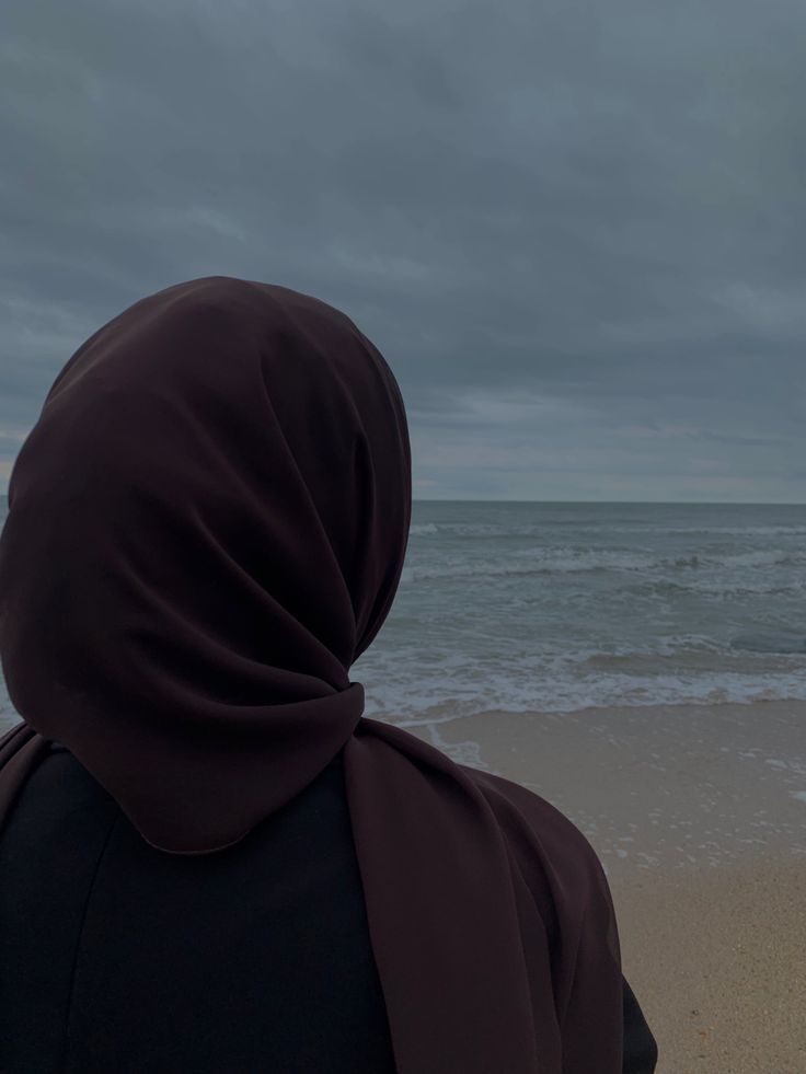 La Féminité en Islam : Une Approche Respectueuse et Équilibrée